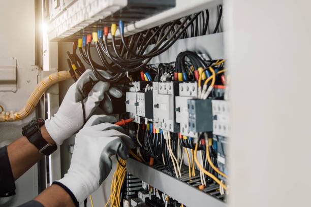 Best Circuit Breaker Repair  in Freeland, MI